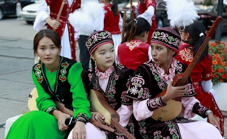 Kyrgyzstan celebrates Komuz Day Kyrgyzstan celebrates Komuz Day